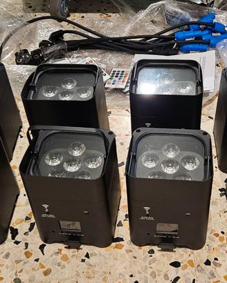 Fari Led a batteria WISDOM 6x18W RGBWAUV Smart bat
