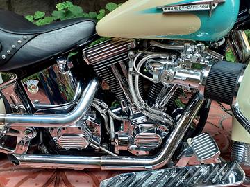 Harley davidson heritage softail 