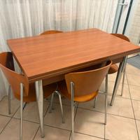 Tavolo allungabile e sedie da cucina Bontempi