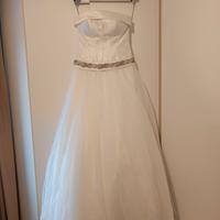 Abito da sposa con strascico 