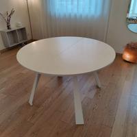 Tavolo Easy-Line modello Convivio