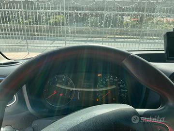 furgone con sponda idraulica