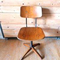 Sgabello girevole regolabile anni '50 in faggio