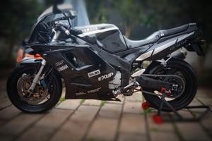 Telaio con documenti da passaggio. Fzr 1000 exup 