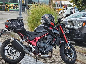 Honda Hornet 750 - 2023