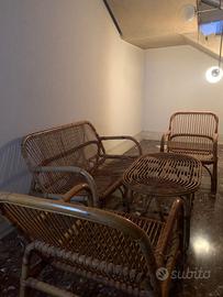 Set di sedie, divanetto e tavolo in bambù