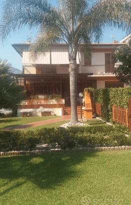 Villa a 100 metri dal mare