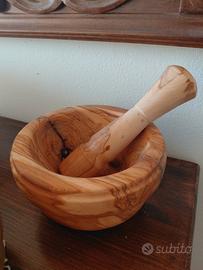 mortaio in legno di ulivo 