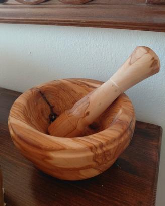 mortaio in legno di ulivo 