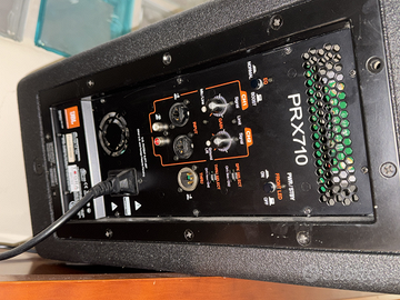 Casse preamplificate attive jbl