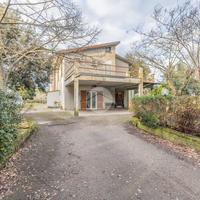 VILLA SINGOLA A GALLESE