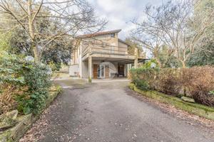 VILLA SINGOLA A GALLESE