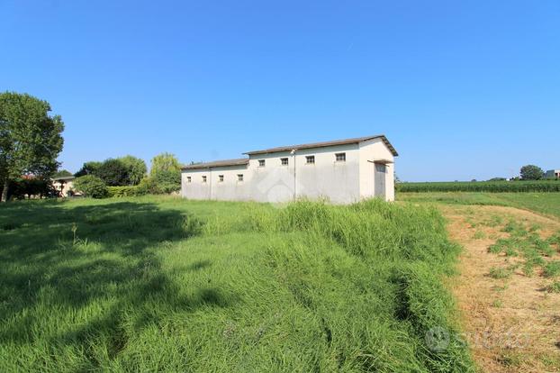 CAPANNONE A SANTO STINO DI LIVENZA