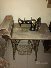 macchina da cucire a pedale necchi