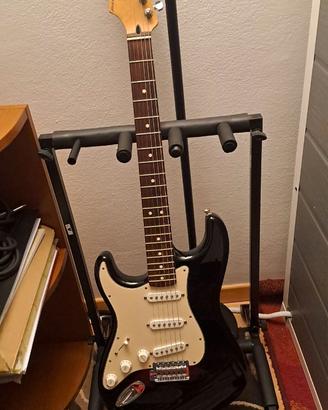 Chitarra Fender Stratocaster Messicana MANCINA