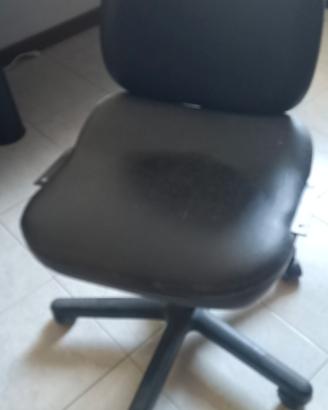 Sedia ufficio in pelle con ruote e braccioli