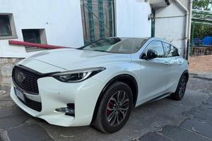 Infiniti Q30
