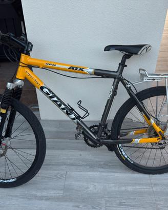 MTB Giant 860 ATX