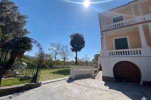 Trilocale con terrazzino