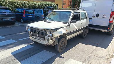 panda 4x4 incidentata per ricambi