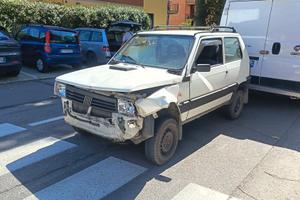 panda 4x4 incidentata per ricambi
