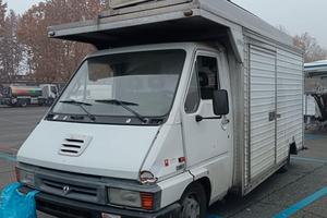 Autocarro Renault Master turbo, tenda, carrelli