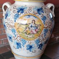 Grande vaso dipinto a mano. 
