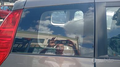 Mazda 5 vetro fisso laterale dx post