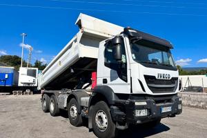 IVECO TRAKKER 4 ASSI 195000 KM