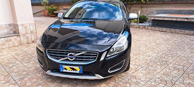 Volvo S60,  ben tenuta ! euro 5800,00 trattabili