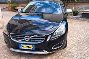 Volvo S60,  ben tenuta ! euro 5800,00 trattabili