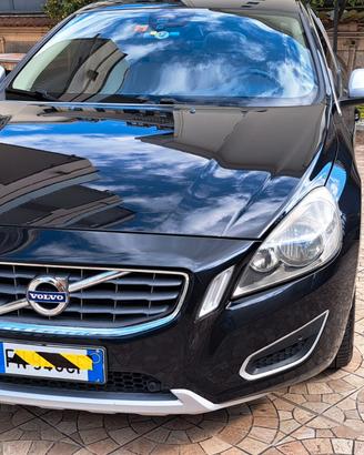 Volvo S60,  ben tenuta ! euro 4000,00 trattabili