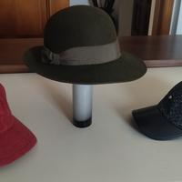 Cappelli donna vari di marca