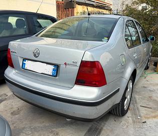 VOLKSWAGEN BORA per ricambi usati