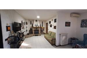 Villa di 185 m² con più di 5 locali e box auto dop