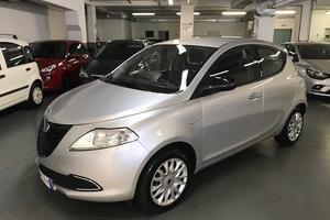 Lancia Ypsilon 1.2 69 CV 5 porte / POCHI KM / BEN.