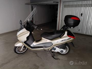 Piaggio X8 200