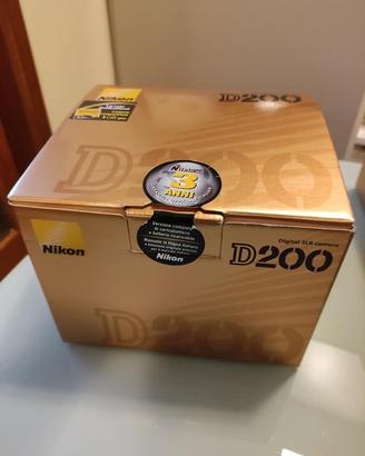 Nikon D200 + B. Grip originale + 18-70 dx + 3 batt