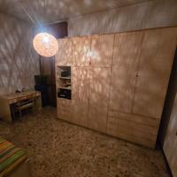 cameretta in legno chiaro