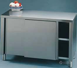 Tavolo professionale armadiato con ante scorrevoli