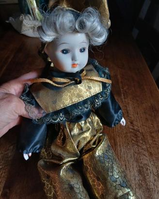 Bambola vintage da collezione in porcellana
