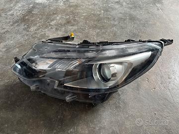 Fanale Anteriore Peugeot 2008