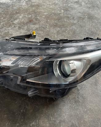 Fanale Anteriore Peugeot 2008
