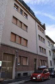 Immobile in asta di 70 m² con 3 locali e box auto 