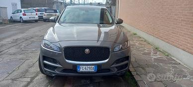 Jaguar F pace