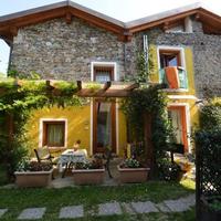 Casetta con giardino condiviso