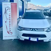 MITSUBISHI Outlander 2.2 DI-D 4WD AUT. 7p. DIST