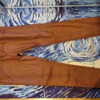 pantaloni da donna attillati