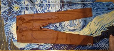 pantaloni da donna attillati