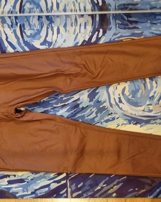 pantaloni da donna attillati